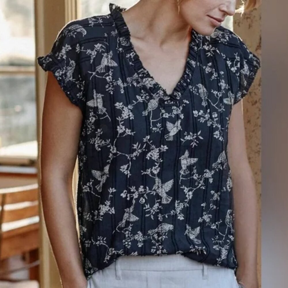 J. Jill Bird Print Ecru on Dark Blue Ruffle Trim V-neck Top Size Medium EUC